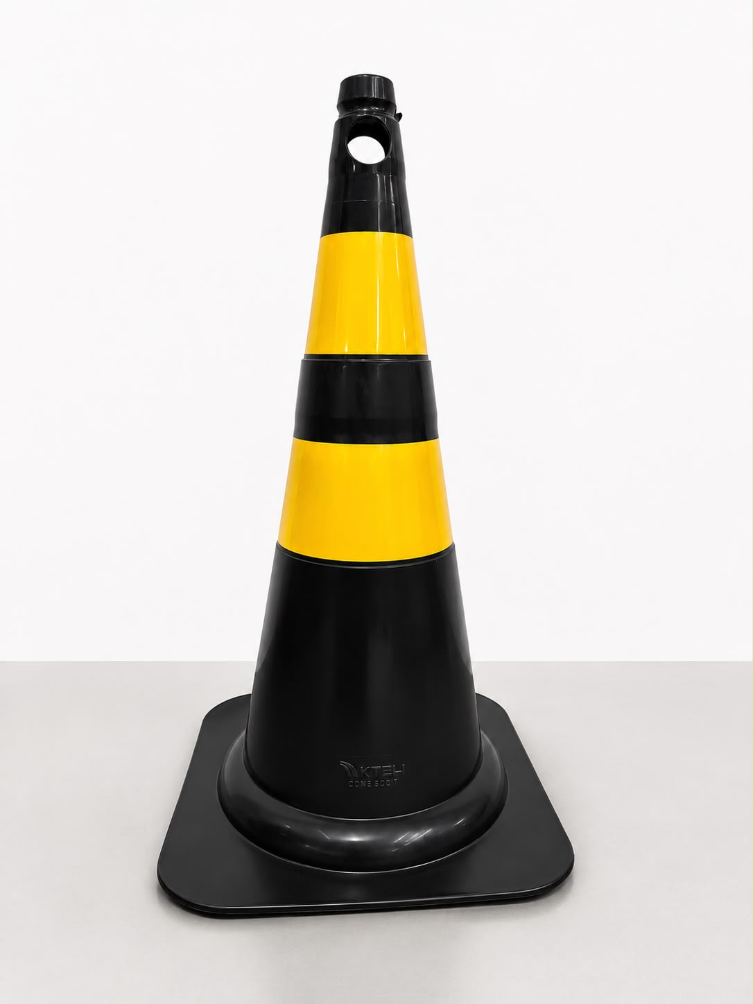 Cone Pvc Rigido Kteli Preto/amarelo 50CM 